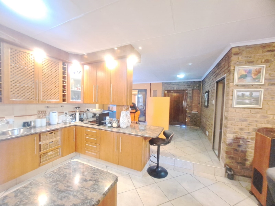 3 Bedroom Property for Sale in Heuwelsig North West